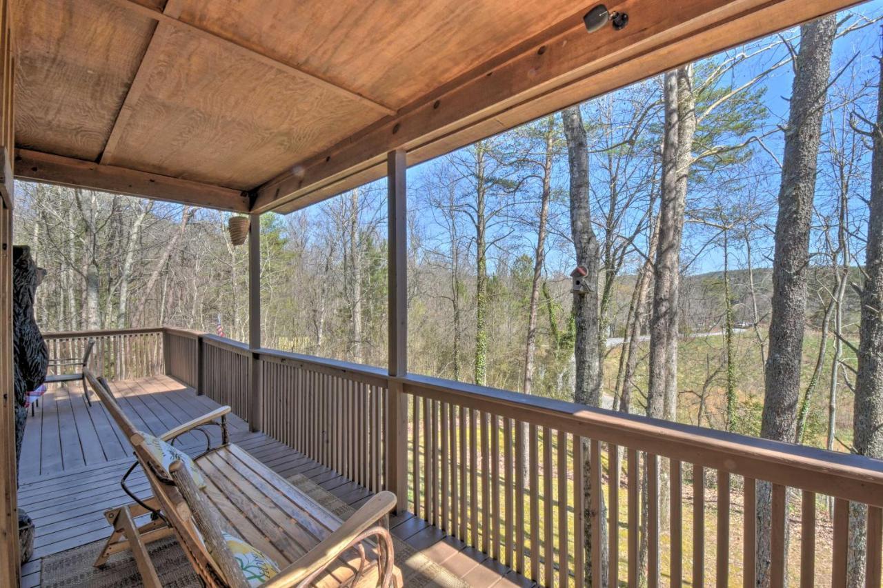 Helen Cabin With Deck And Hot Tub Less Than Half Mi To Main St Exterior photo